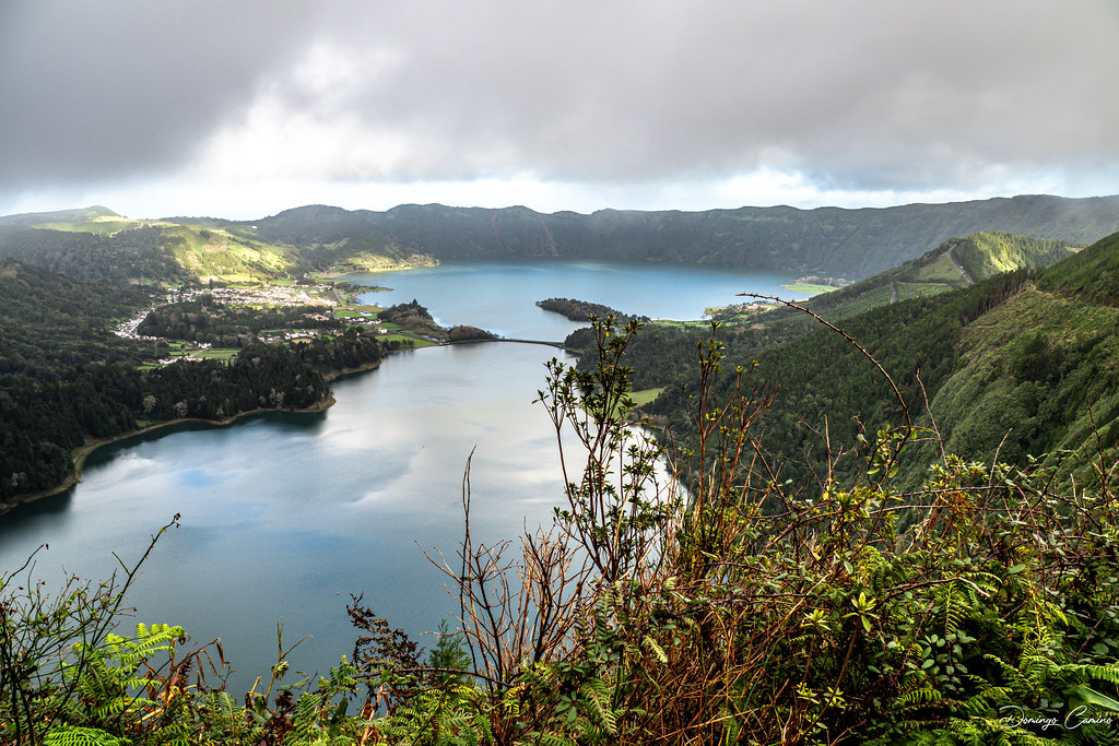 Lago Verde y Azul. Sete C. Sao Miguel . Açores Islands.idades